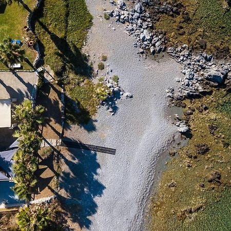 Villa Proto Helidoni - A Cozy Beachfront Villa Πετρές Εξωτερικό φωτογραφία