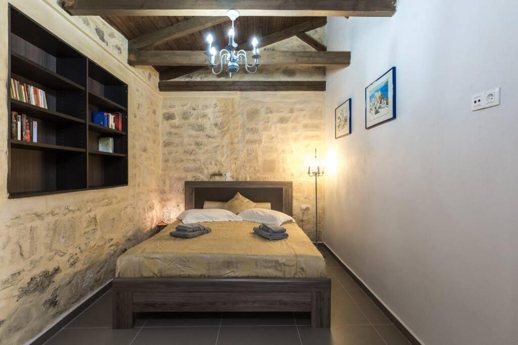 Villa Proto Helidoni - A Cozy Beachfront Villa Πετρές Εξωτερικό φωτογραφία